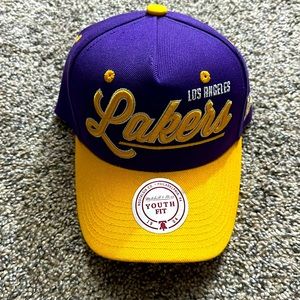Mitchell & Ness: Los Angeles Lakers Retro Snapback. Purple/Gold. NEW. Youth